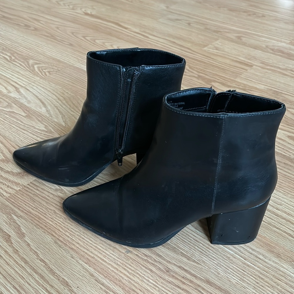 Classic Block-heel Boots in Black | CORE Life
